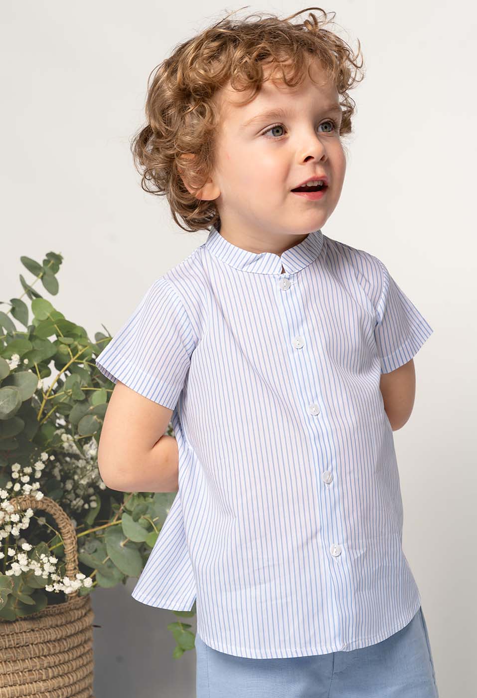 Camisa cuello mao manga corta raya fina azul