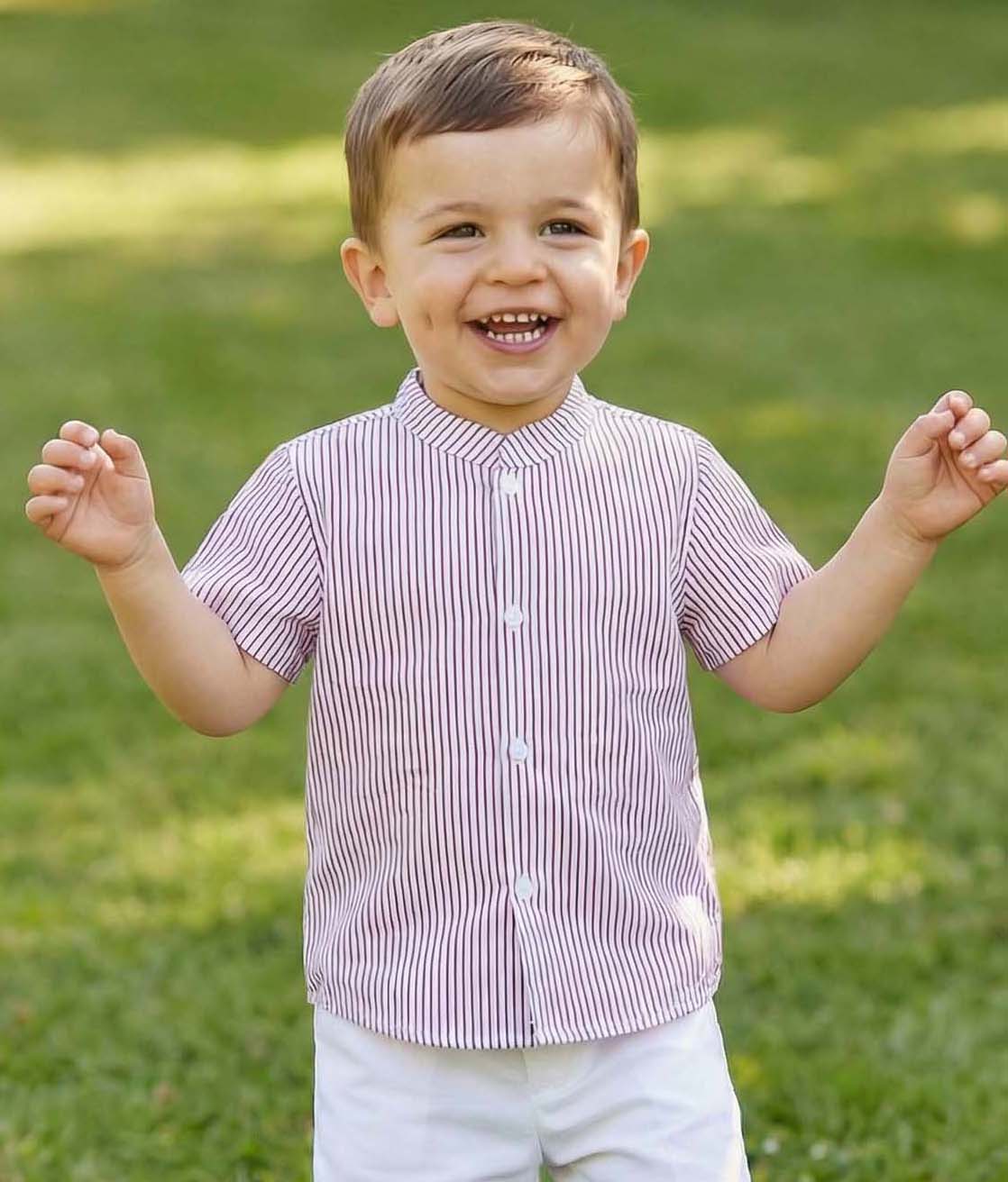 Camisa cuello mao manga corta raya roja