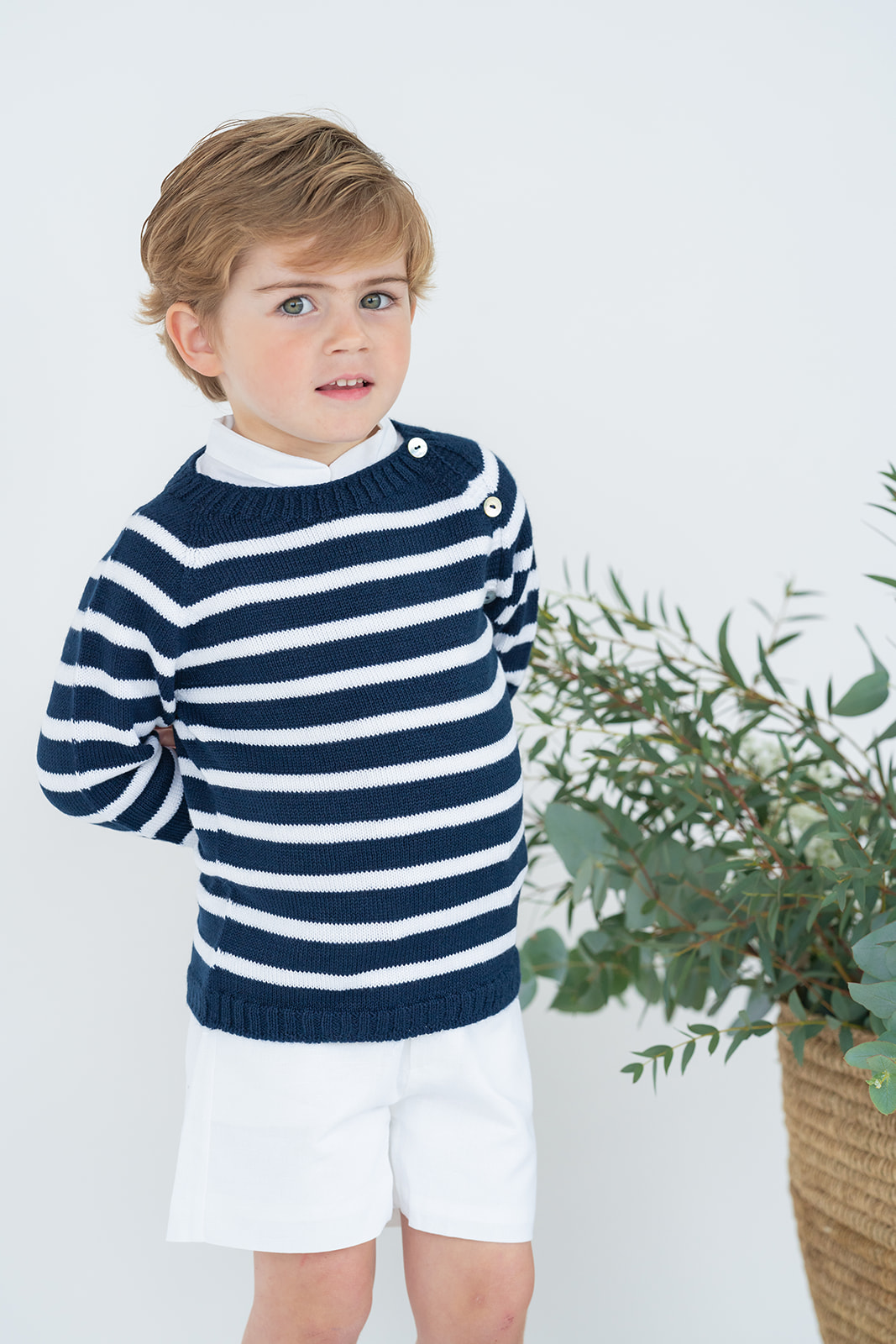 Jersey marinero en azul marino con raya blanca