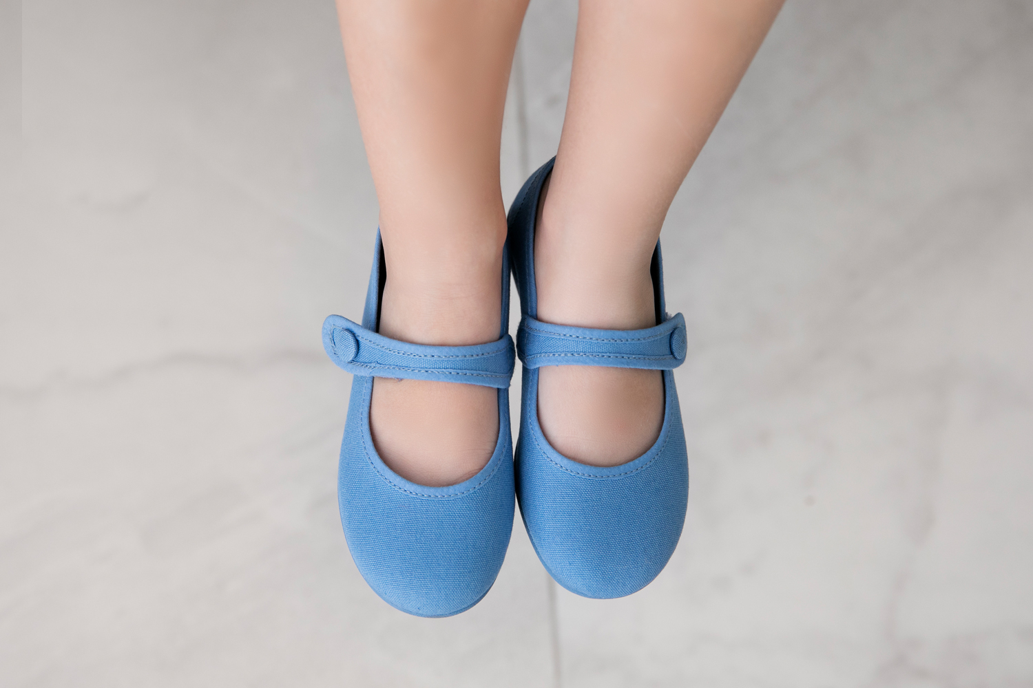 Loneta mercedita azul acero con botón