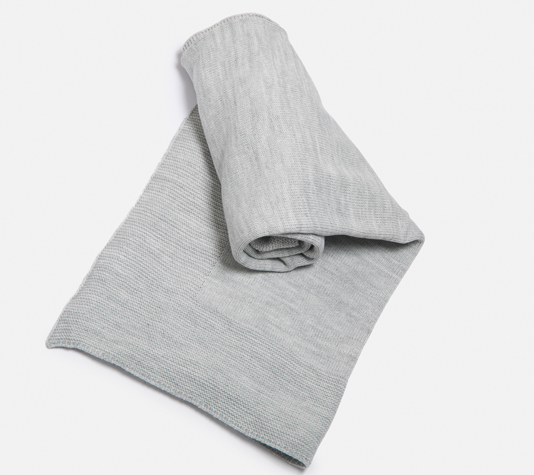 Manta punto gris