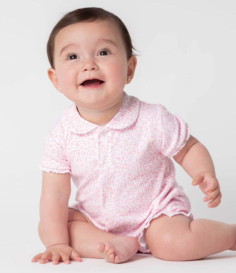 Pijama corto con hojitas rosas