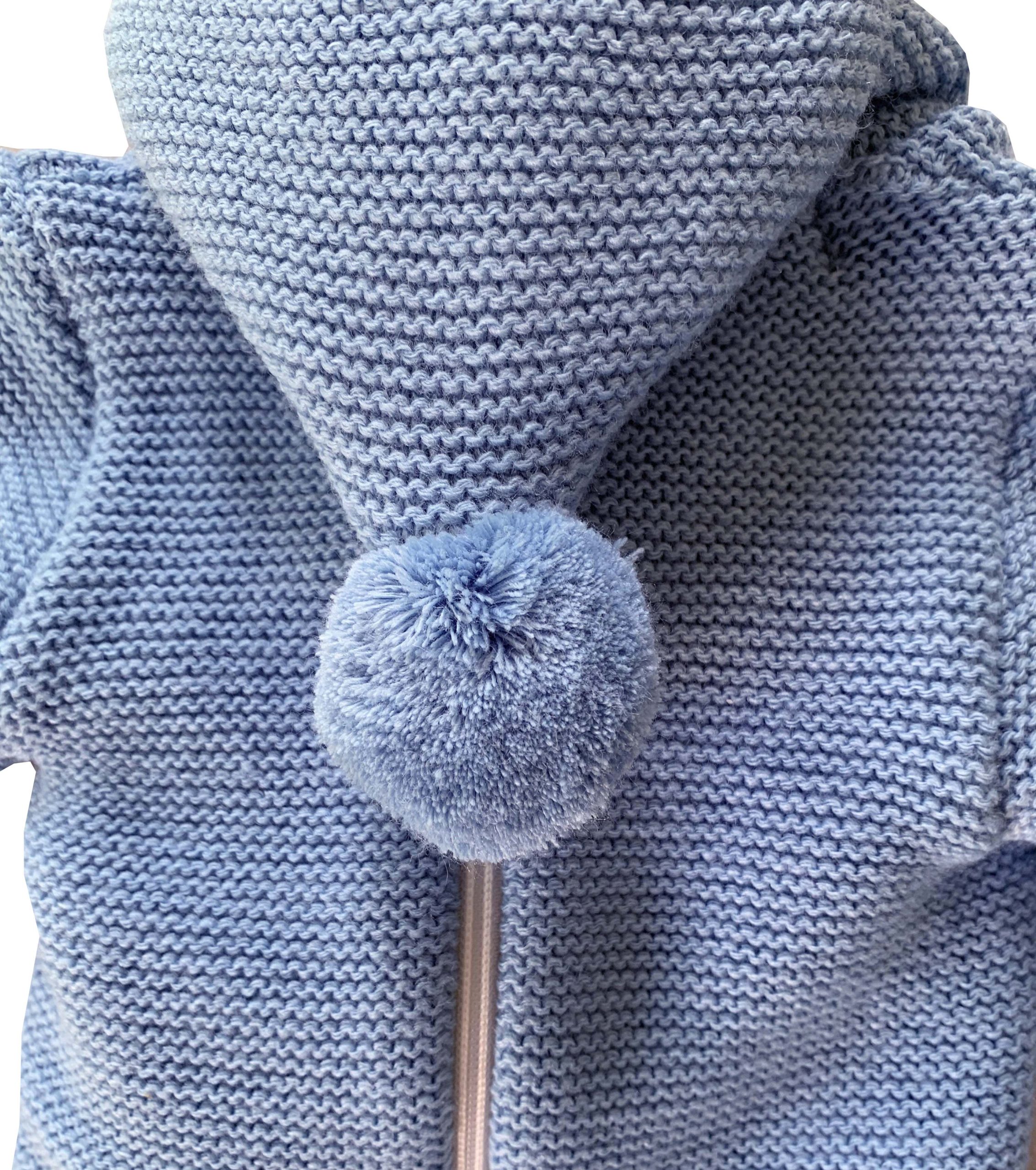 San Francisco azul con pompón